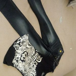 Dereon outfit never worn pants size 7/8 shirt a sm